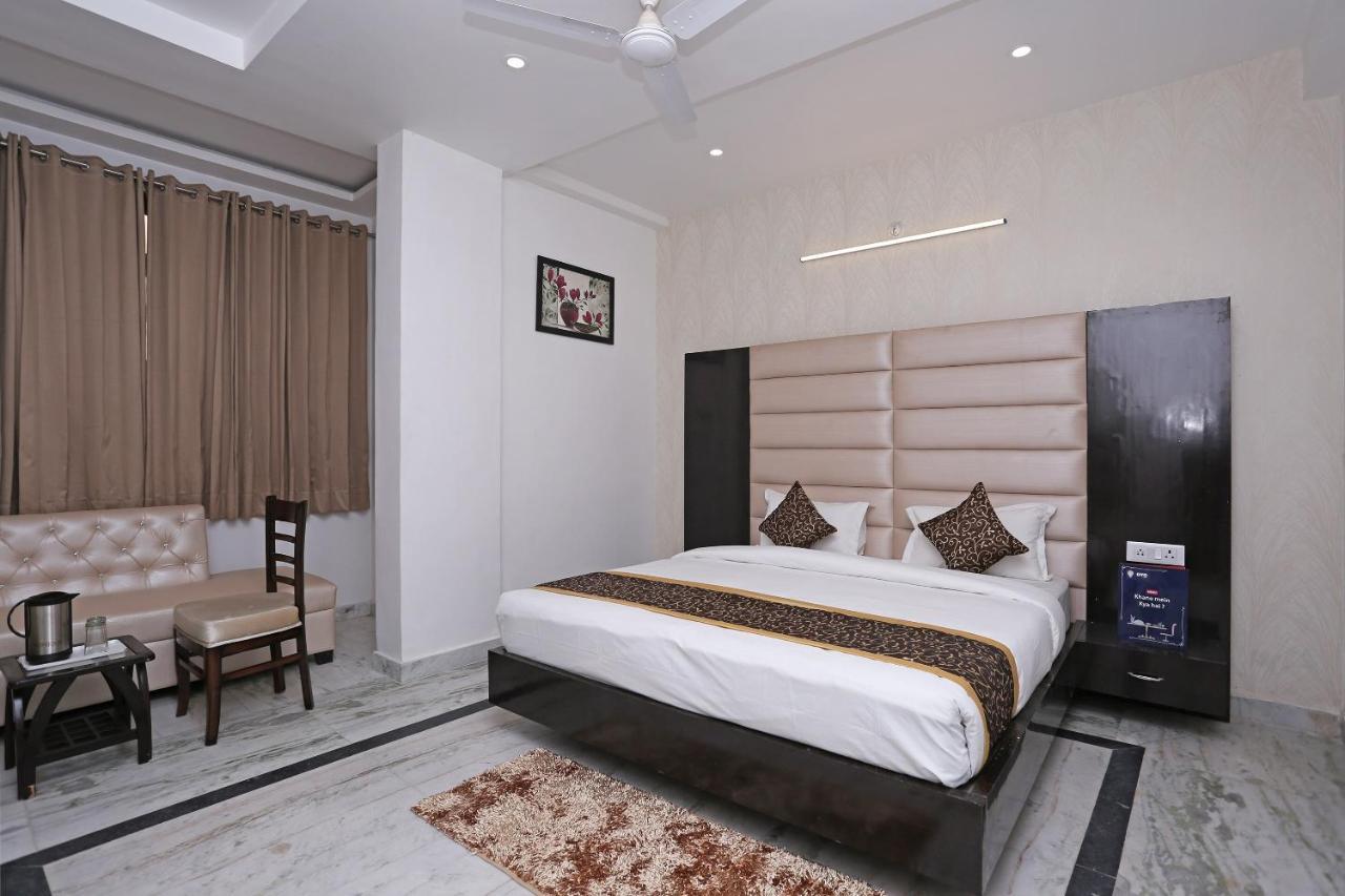Capital O 10060 Hotel The Leaf Lucknow Exterior foto